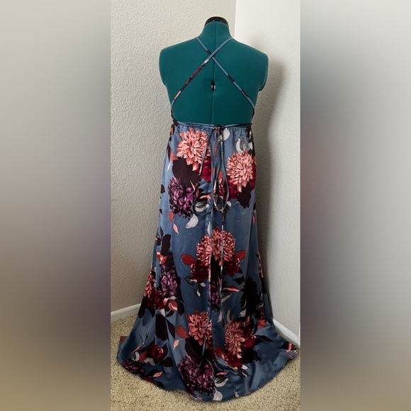 Women’s Floral Maxi Dress size Small - Picture 4 of 4